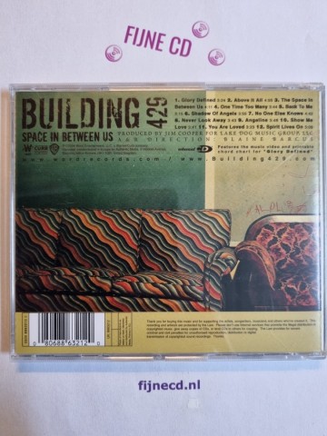 Back cd building 429   space in between us   0080688632120