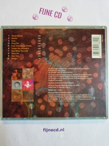 Back cd dr didg   out of the woods   0031257138420