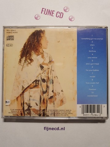 Back cd simply red   stars   0090317528427