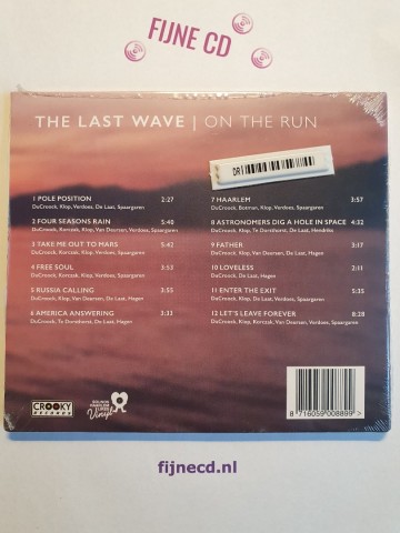 Back cd the last wave   on the run   8716059008899