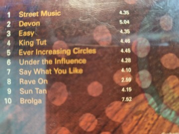 Tracks cd dr didg   out of the woods   0031257138420