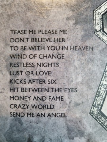 Tracks cd scorpions   crazy world   0042284690829