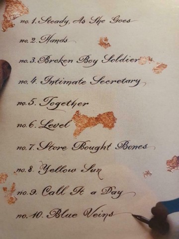 Tracks cd the raconteurs   broken boy soldiers   0634904019624